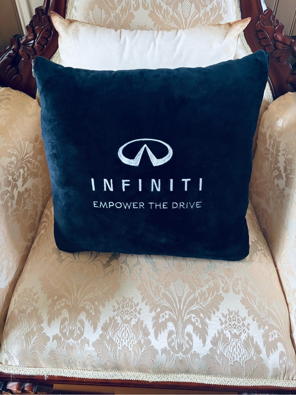 INFINITI empowered the drive pillow blanket for the car Velvet Logo Pillow